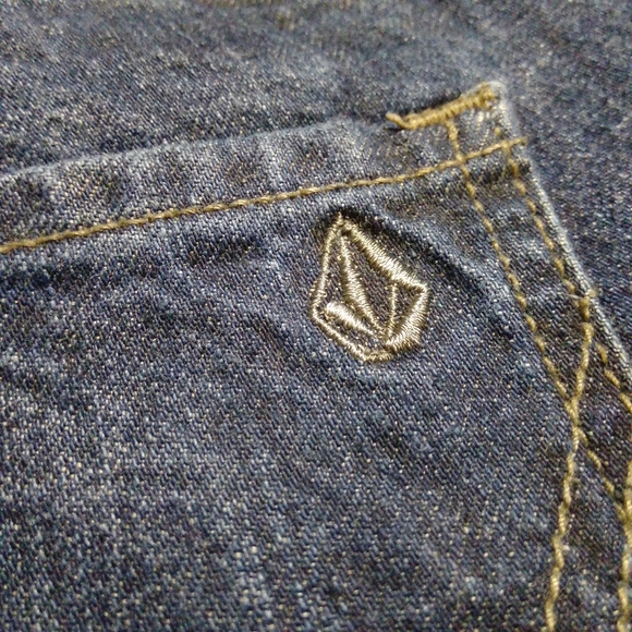Genuine Volcom Brand Jeans - Picture 8 of 10